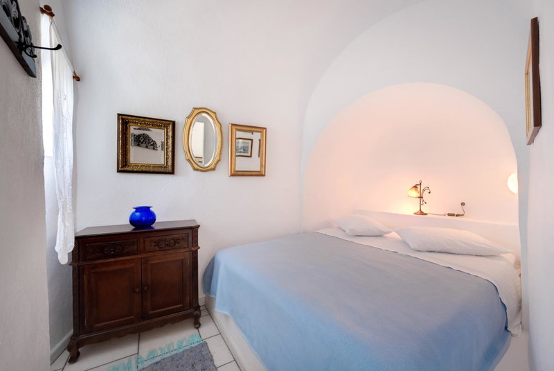 Chelidonia Traditional Villas, Oia, Greece