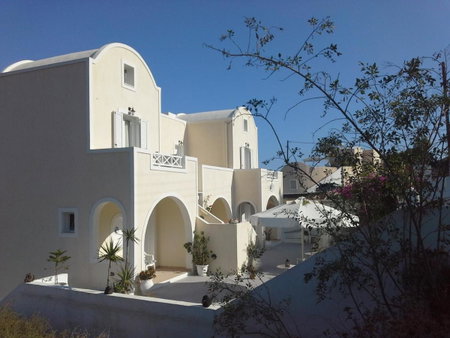 Kiklamino Sunset Studios, Oia, Greece