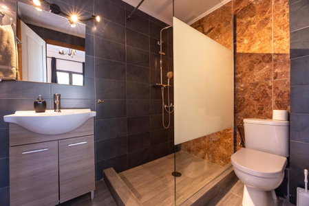 Stone Palace Hotel Near Athen's Airport Free Shuttle From and to Athen's Airport, Gerakas, Greece