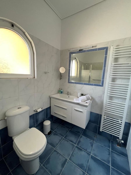 ILION Air Host - near Athens International Airport, Markopoulo, Grecia