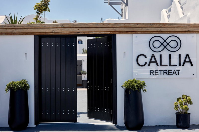 Callia Retreat Suites - Adults Only, Fira, Greece