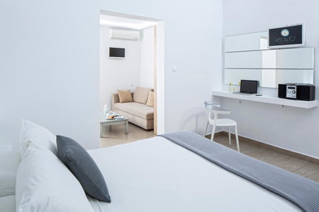 Callia Retreat Suites - Adults Only, Fira, Greece