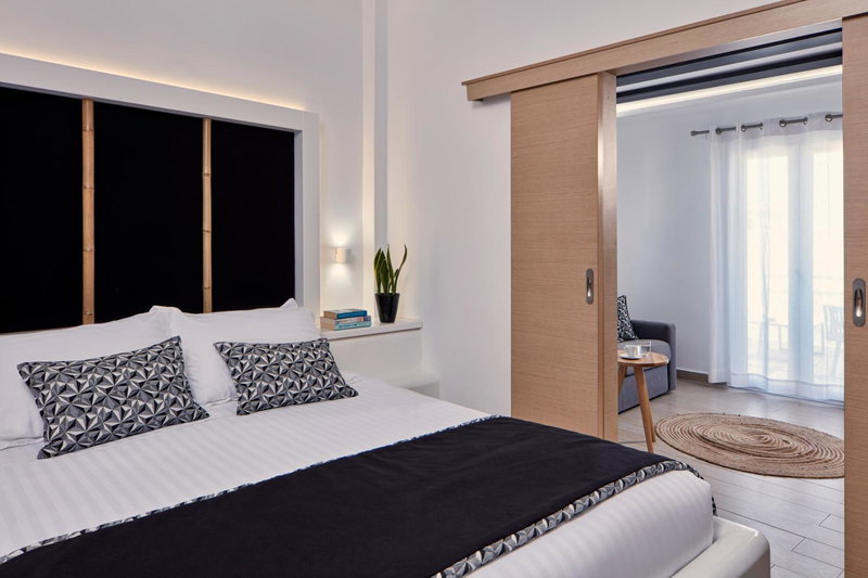 Callia Retreat Suites - Adults Only, Fira, Greece