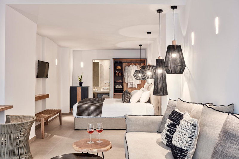 Callia Retreat Suites - Adults Only, Fira, Greece