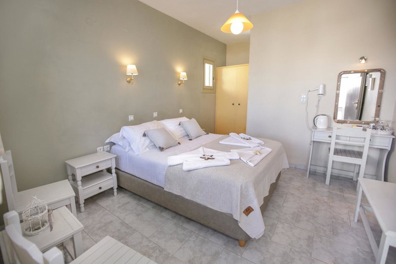 Alexandra's Rooms, Parikia, Greece