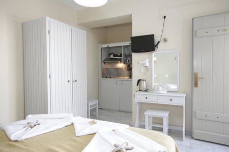 Alexandra's Rooms, Parikia, Greece