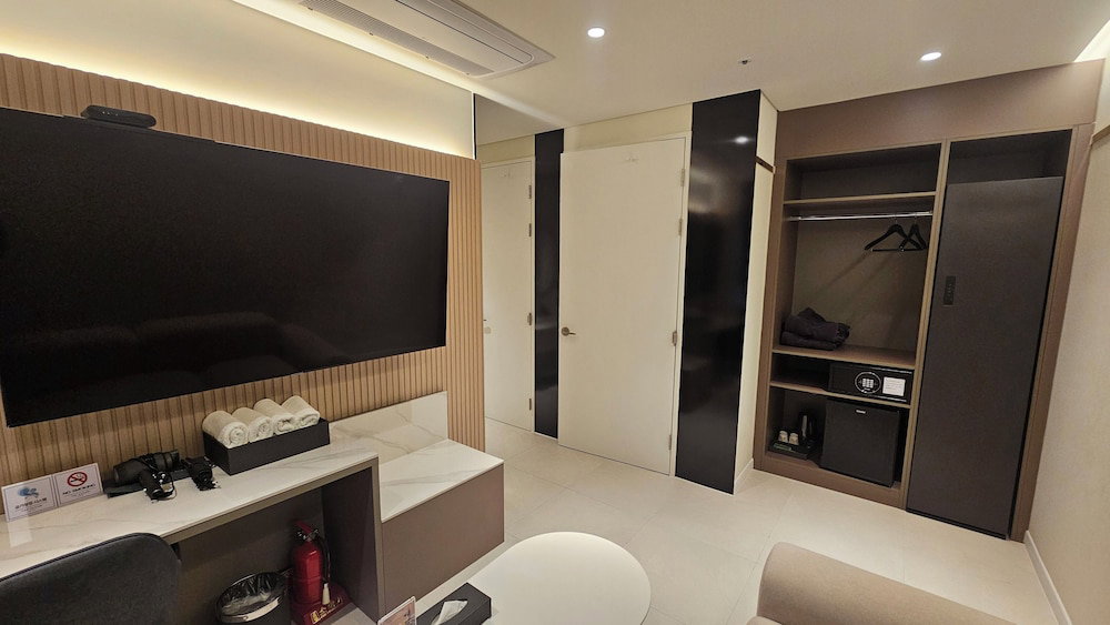 호텔 · The Gleam Hotel, Incheon