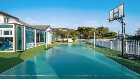 Daebudo Neru Dokchae Onsu Poolvill, Ansan, South Korea
