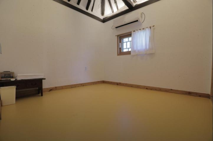 Bonghwangjae Hanok Guesthouse, Gongju, South Korea