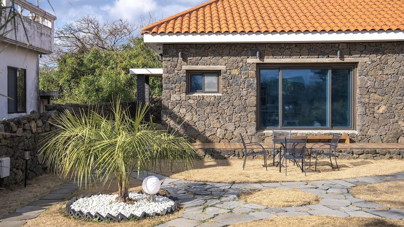 Jeju Stay Rowoon Dockchae Pension, Jeju City, Südkorea