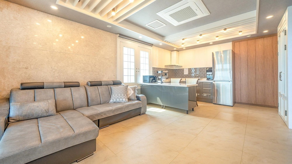 Gyeongju Blue21 Poolvilla Pension, 대한민국
