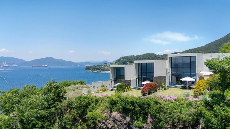 Geojedo Raonhiljo Pollvilla Pension, Geoje, Corée du Sud