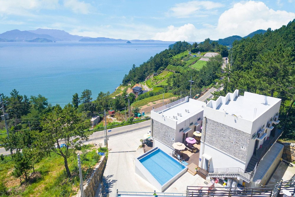 Hôtel · Yeosu Jplus A Pension, Yeosu