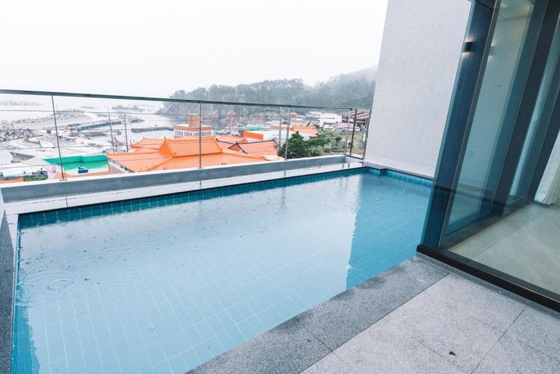 Pohang Madame Annette Pool Villa dogs allowed, Pohang, 대한민국