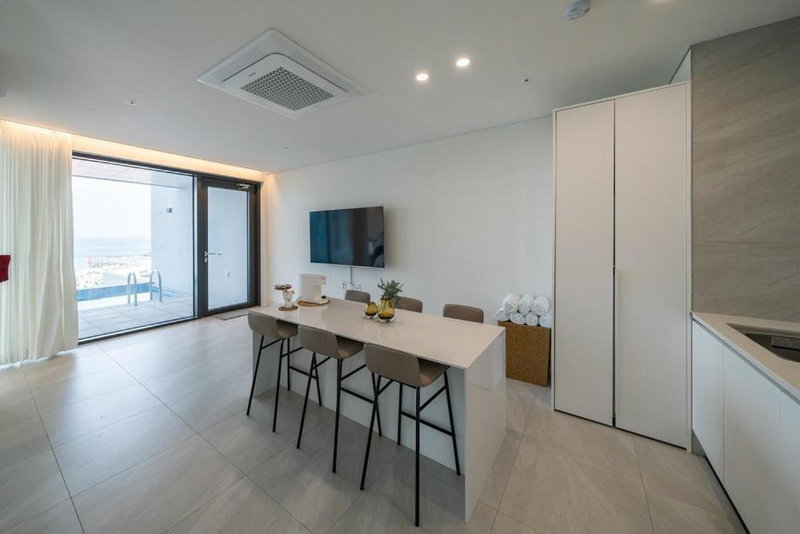 Pohang Madame Annette Pool Villa dogs allowed, Pohang, 대한민국