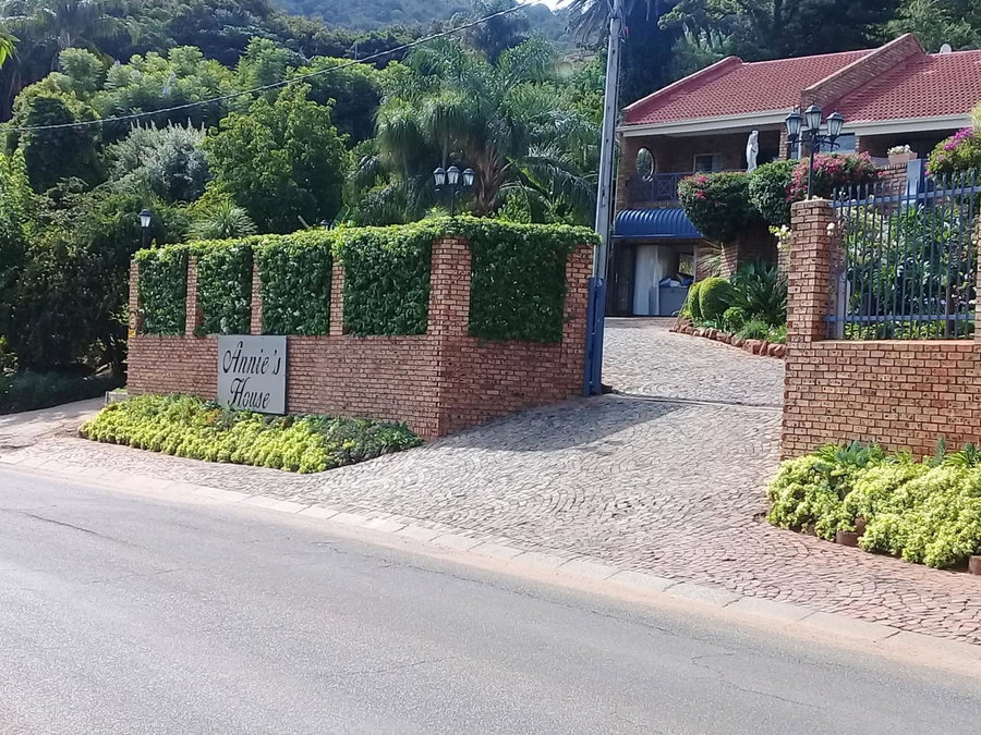Annie's Boutique Guesthouse and Garden Spa, Hartbeespoort, South Africa