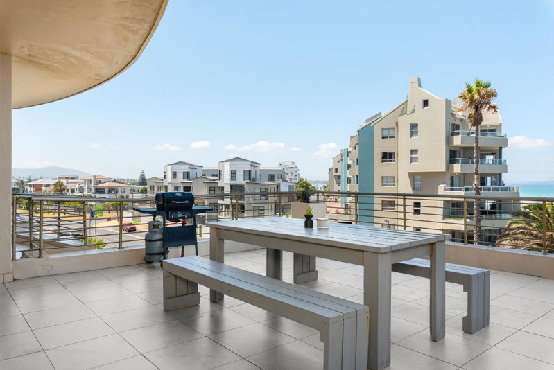 Portico, Bloubergstrand, South Africa