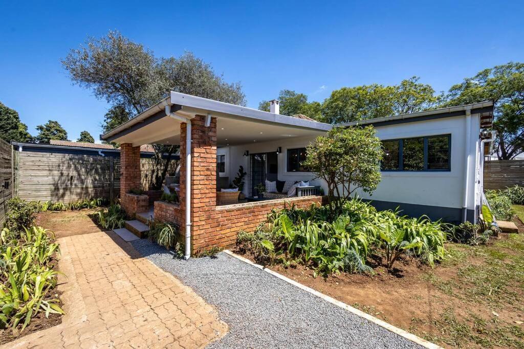 Hôtel · No 1 Dicks Street Apartment, Howick