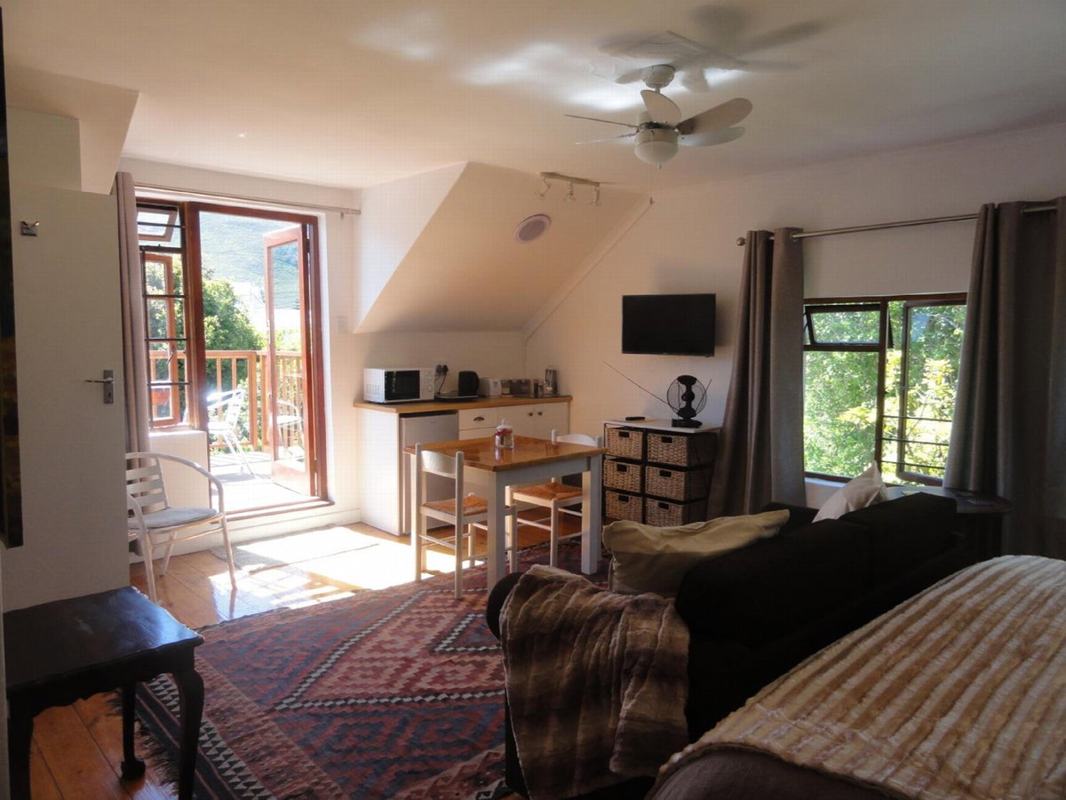 Hotel · The Mayflower, Hermanus