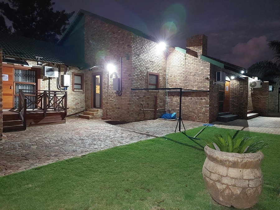 Twins Guest House Astoni, Vanderbijlpark, Южная Африка