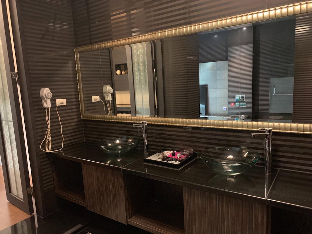 Leedon Motel, 台湾