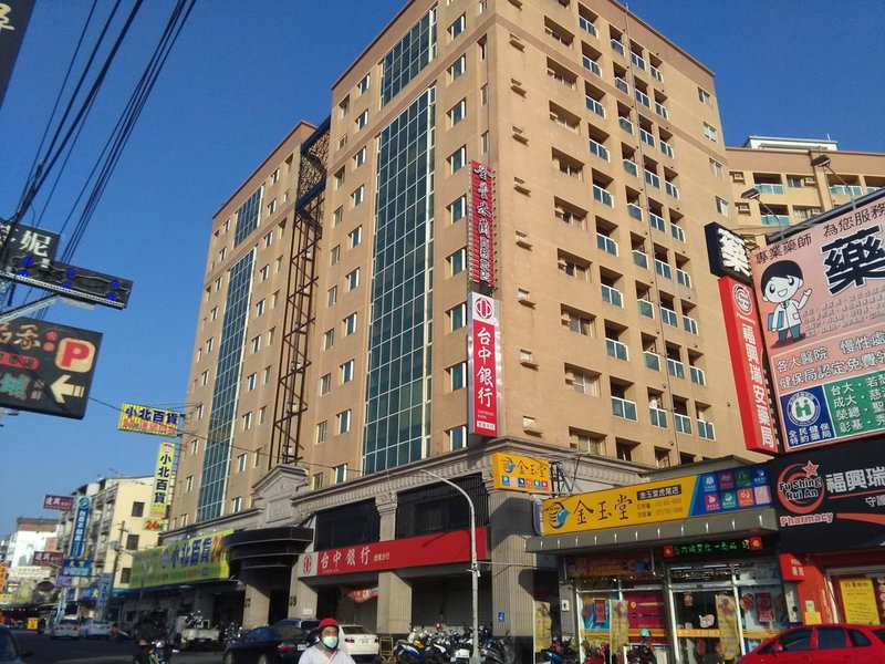 Dengfeng Milan Business Hotel, Huwei, Taiwán