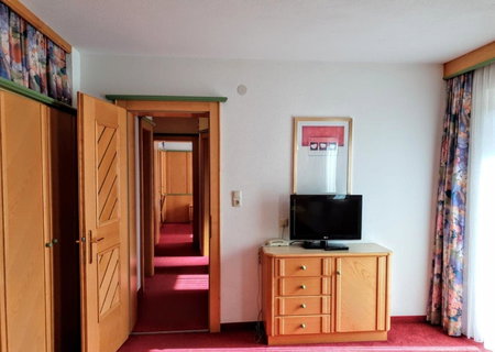 Alpen Appartements Lärchenhof, Lermoos, Austria