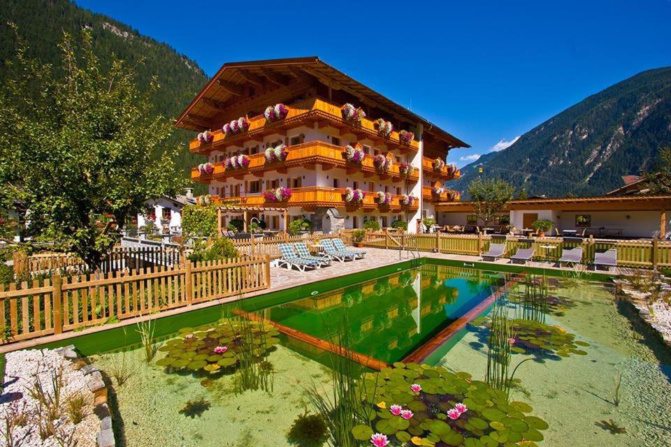 Hotel · Landhotel Rauchenwalderhof, Mayrhofen