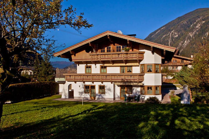 Landhotel Rauchenwalderhof, Mayrhofen, Austria