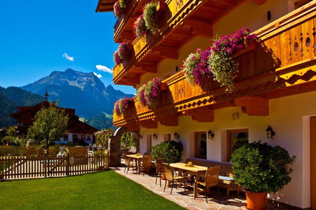 Landhotel Rauchenwalderhof, Mayrhofen, Austria
