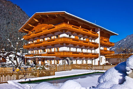 Landhotel Rauchenwalderhof, Mayrhofen, Austria