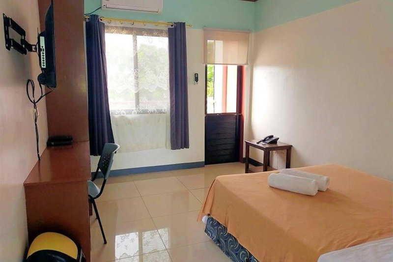 EC Hotel near Laoag Airport, Laoag, Филиппины