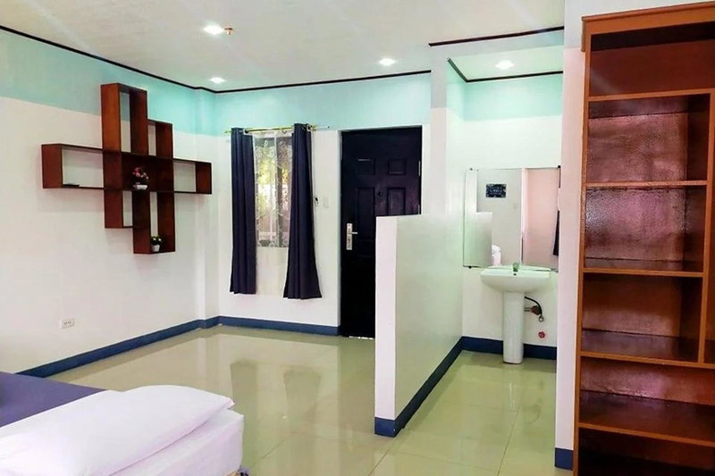 EC Hotel near Laoag Airport, Laoag, Филиппины