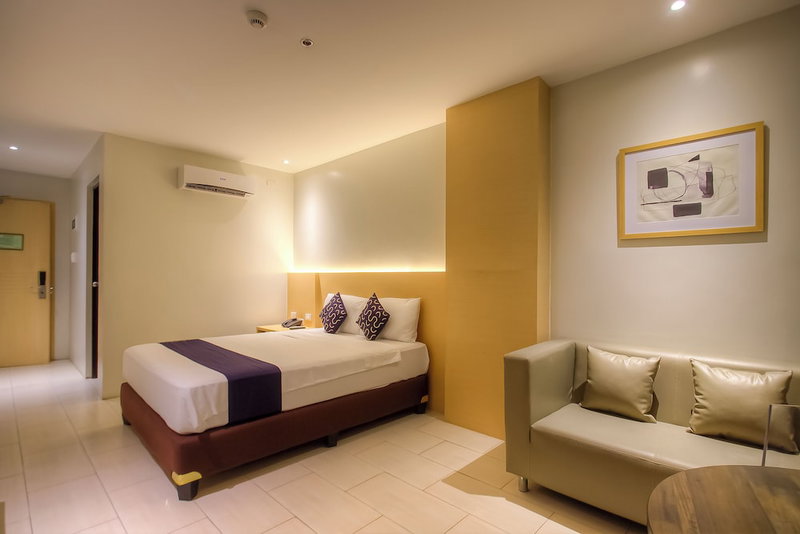 Capital O 827 Speciale Hotel, Rosario, Philippines
