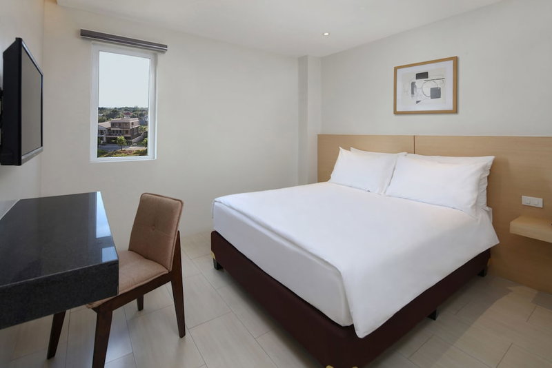 Capital O 827 Speciale Hotel, Rosario, Philippines