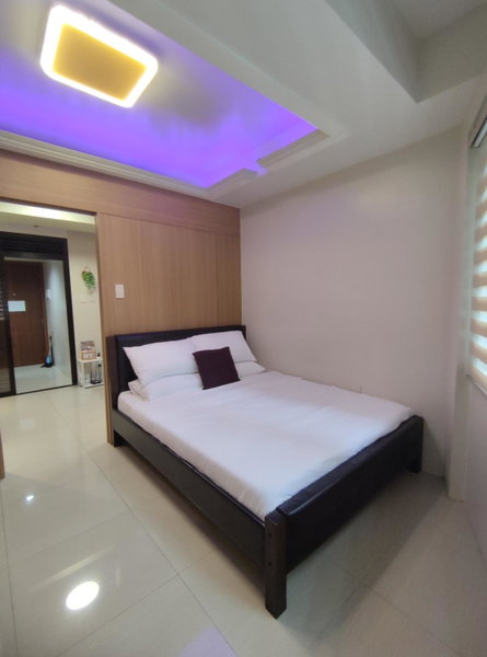 Shell res nr MOA 2BR free parking, Manila, Philippines