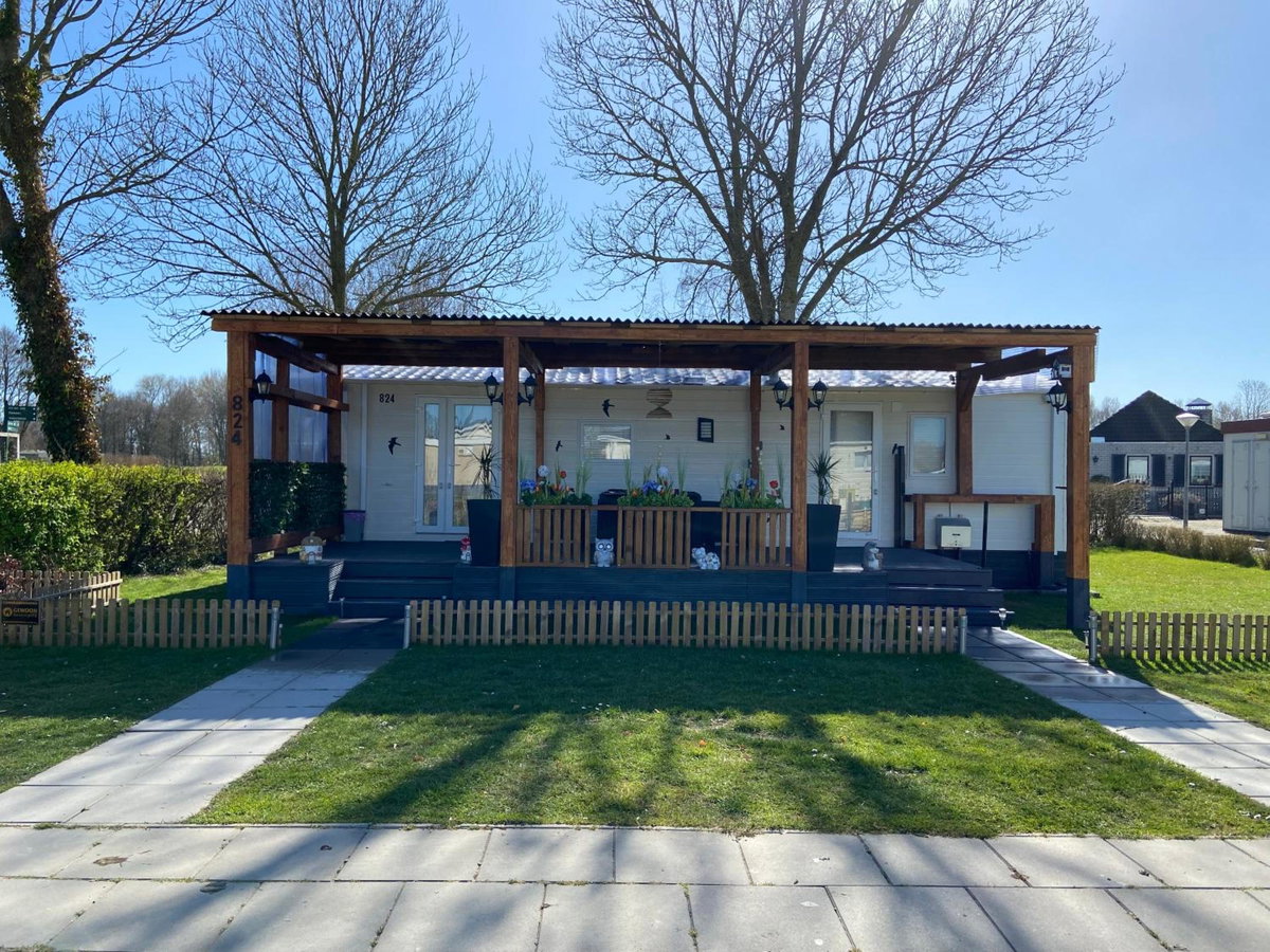 Hotel · Cheerful and relaxing chalet Viena(Park deHorn824), Dirkshorn