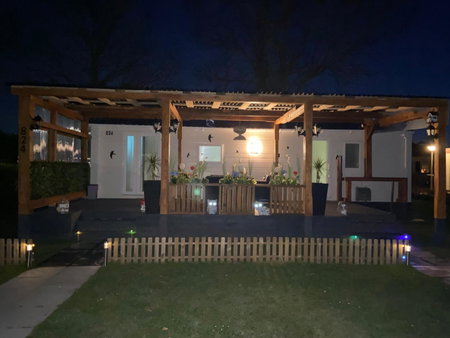 Cheerful and relaxing chalet Viena(Park deHorn824), Dirkshorn, Нидерланды