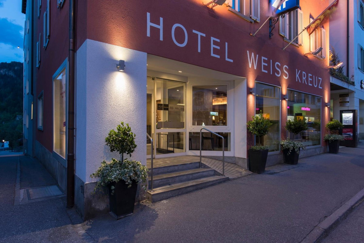 Hotel · Hotel Weiss Kreuz, Thusis