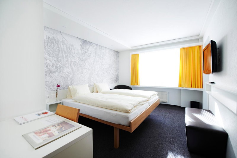 Hotel Weiss Kreuz, Thusis, Switzerland