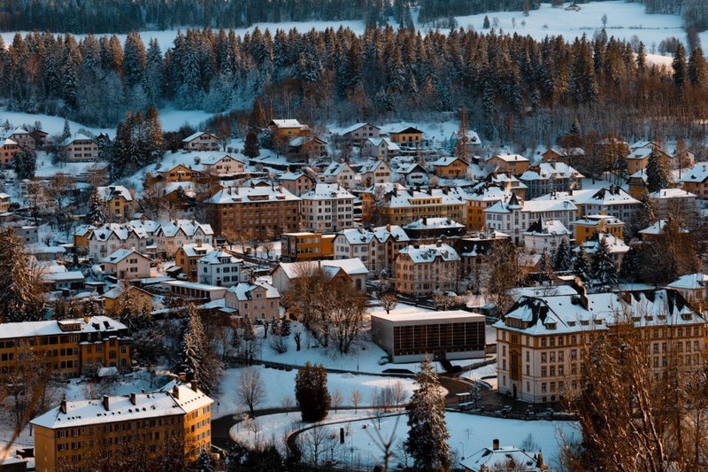 Appartement LUNA avec parking couvert privé, Le Locle, Швейцария