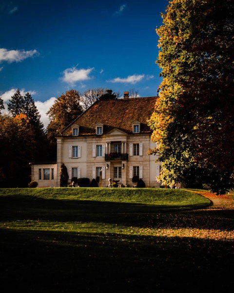 Appartement LUNA avec parking couvert privé, Le Locle, Швейцария