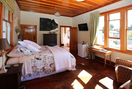 Maungakawa Villa, Cambridge, New Zealand