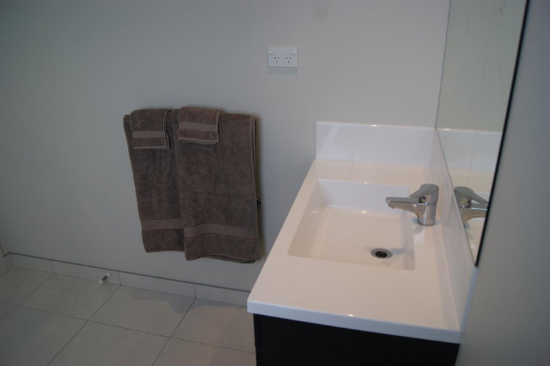 Waihi Beach Getaway-Studio, Ensuite & Private Deck, Waihi Beach, New Zealand