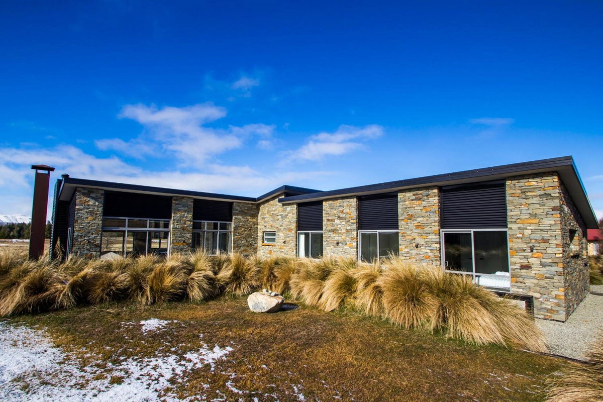 Hotel · Big Rock, Lake Tekapo