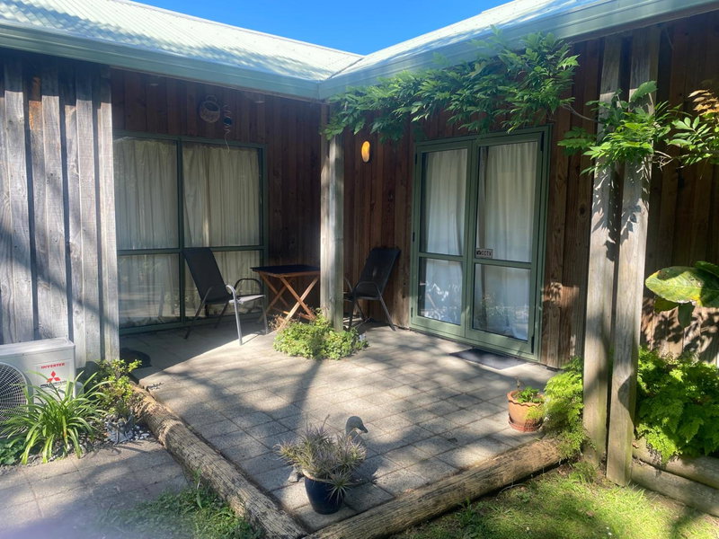 Quail Haven Queen Room, Aongatete, New Zealand