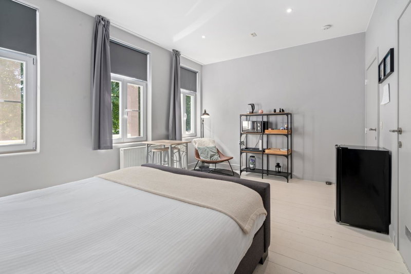 Spacious Guest Suites near Historic Market - 5 Min Walk, Bruges, Бельгия
