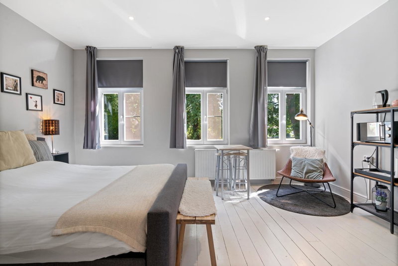Spacious Guest Suites near Historic Market - 5 Min Walk, Bruges, Бельгия