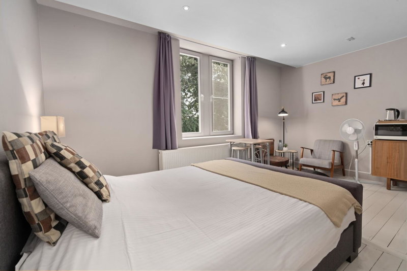 Spacious Guest Suites near Historic Market - 5 Min Walk, Bruges, Бельгия