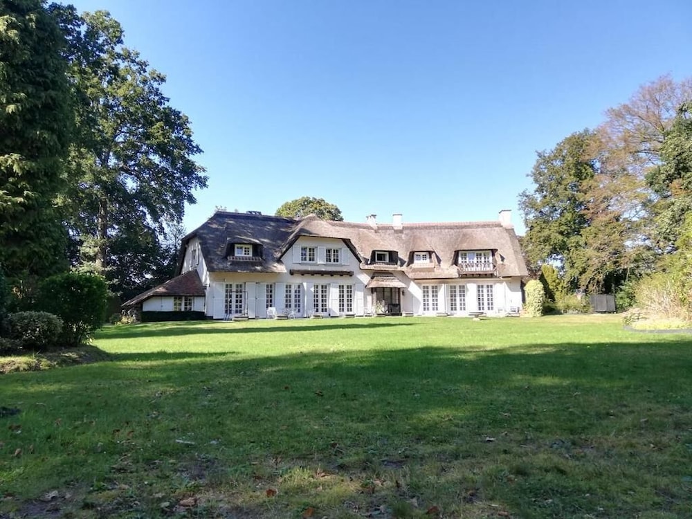 Hotel · Villa Monceau, Ottignies-Louvain-la-Neuve